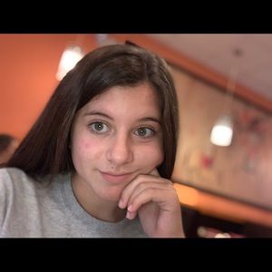 Meet your Posher, Lola